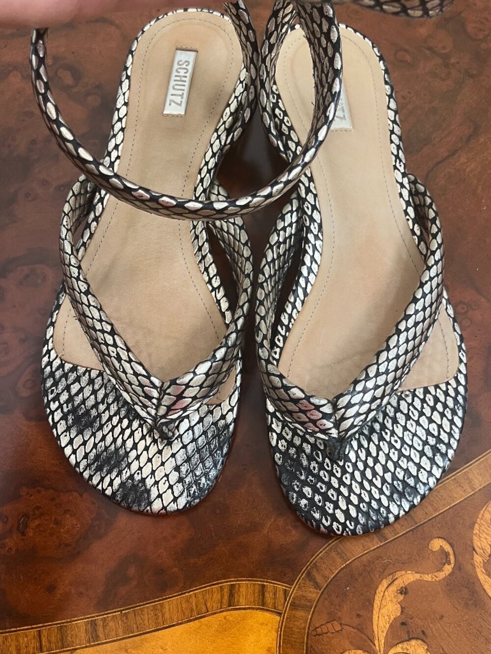 Schutz Gladiator Wrap Around Metallic Snake Print Flat Sandals Size 6.5 - Picture 8 of 10